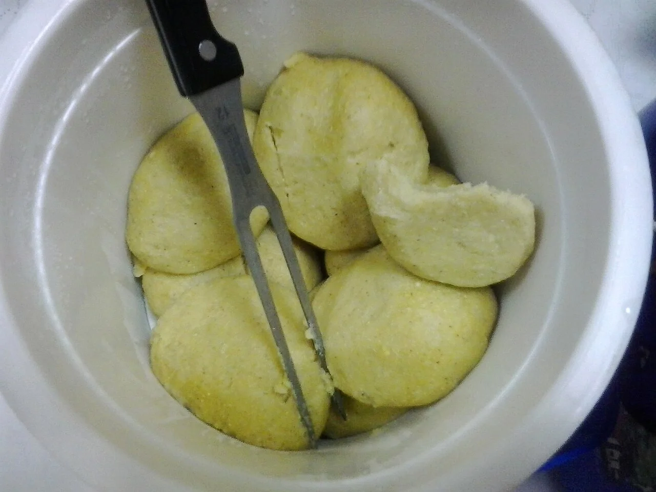 Ugali (Rwandan Cornmeal Porridge)