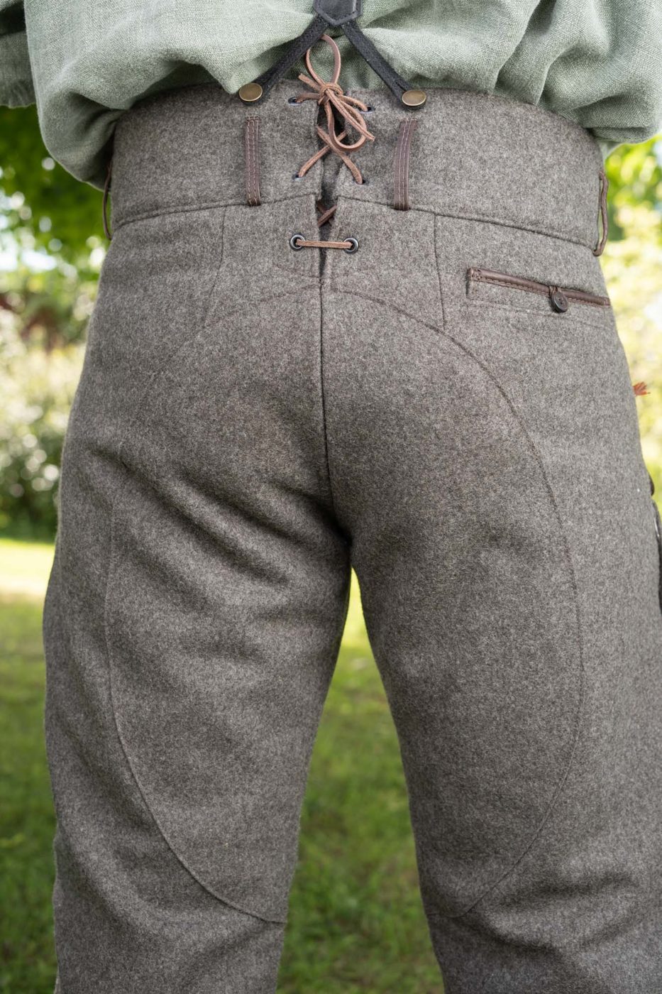 Rear view of the Hamra Professional high waist, suspender buttons and leather adjustment