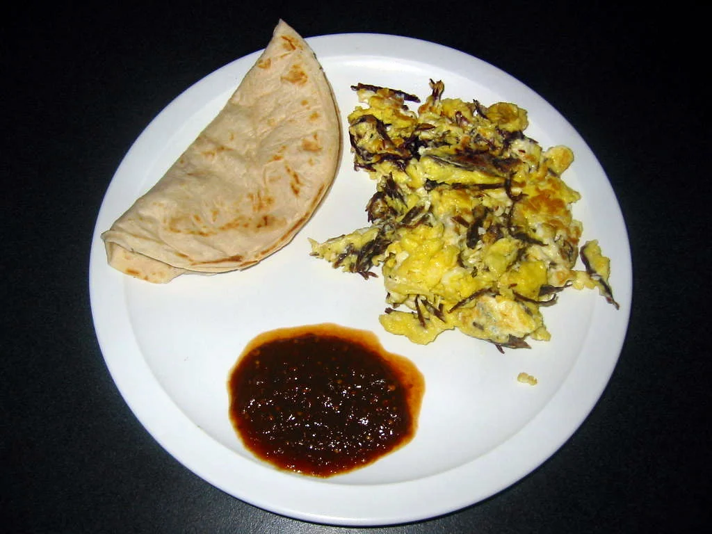 Machacado con Huevo (Eggs with Shredded Beef)